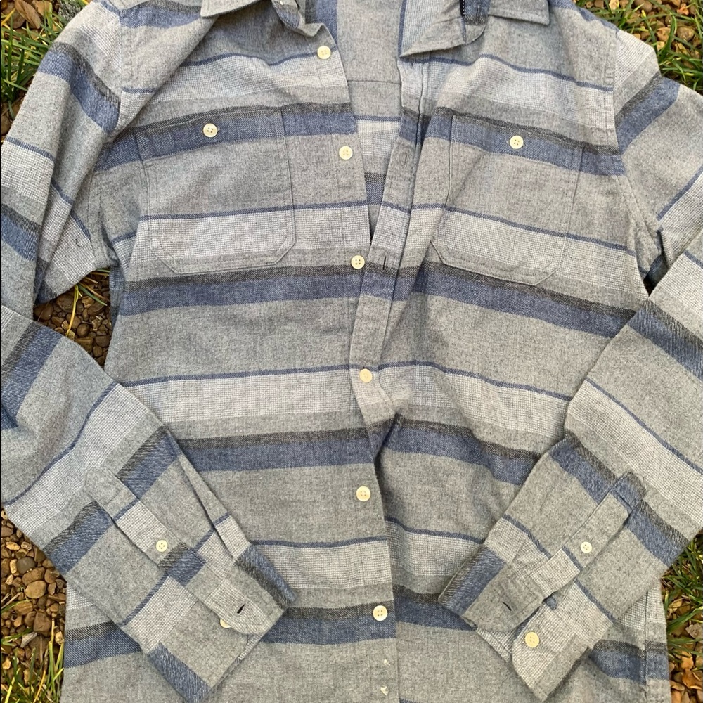 Cape Juby Shirt size Medium Button up long sleeve